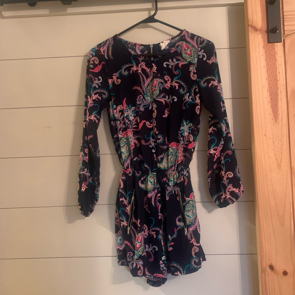 Cute romper, great condition worn once!
